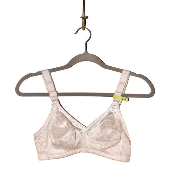 BALI‎ NEW $44 Double Support Lace Wireless Bra White 36B - Picture 1 of 3